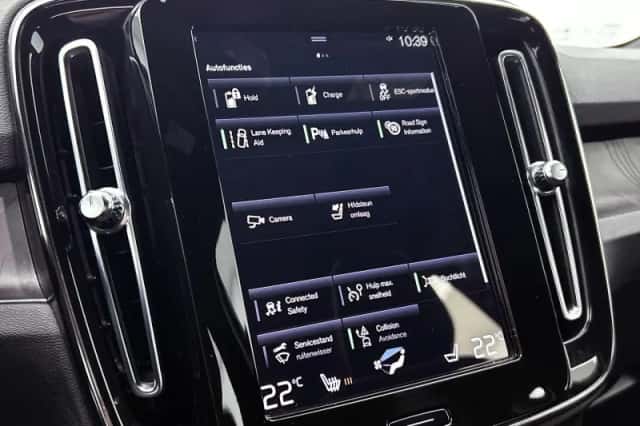 Volvo XC40 (2022) thumbnail 10
