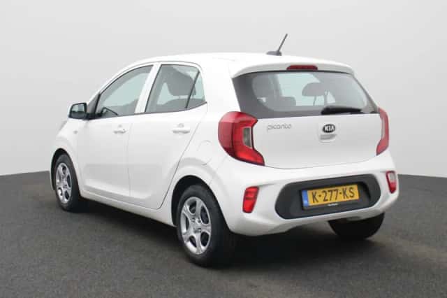 Kia Picanto (2021) thumbnail 2