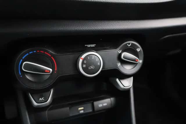 Kia Picanto (2021) thumbnail 24