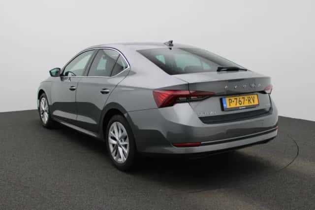 Škoda Octavia (2022) thumbnail 2