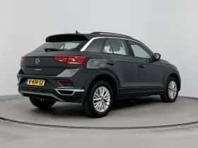 Volkswagen T-Roc thumbnail 4
