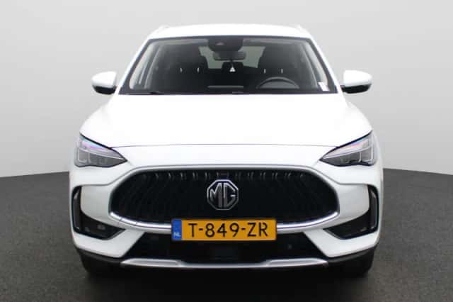 MG MG HS (2023) thumbnail 3