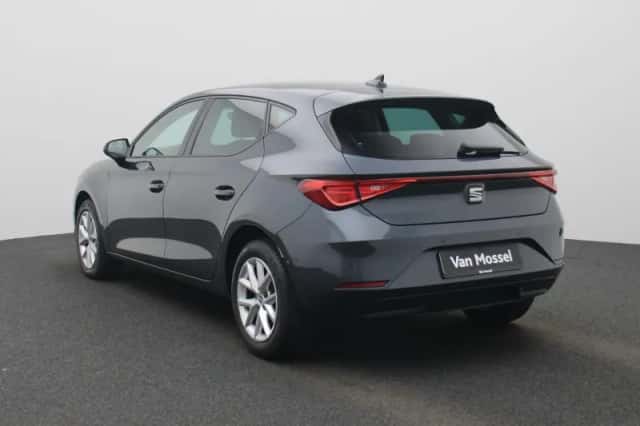 SEAT Leon (2023) thumbnail 2