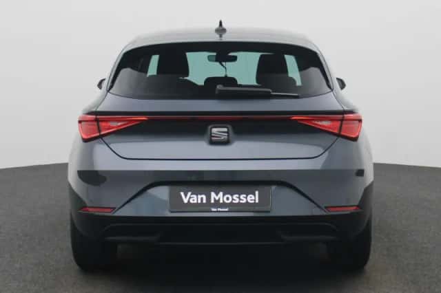 SEAT Leon (2023) thumbnail 5