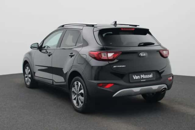 Kia Stonic (2021) thumbnail 2