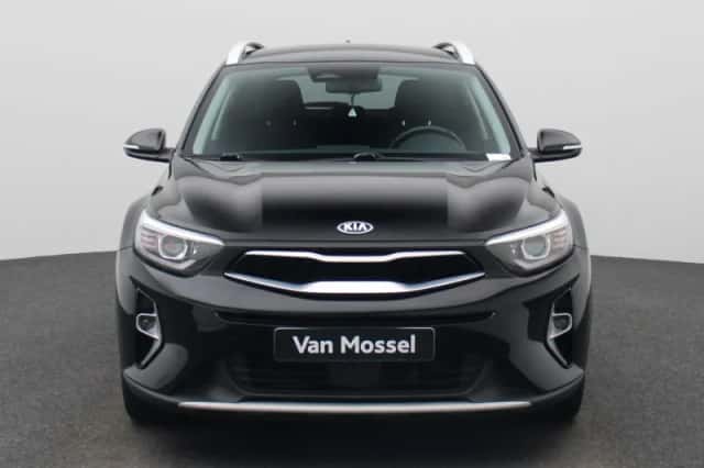 Kia Stonic (2021) thumbnail 3