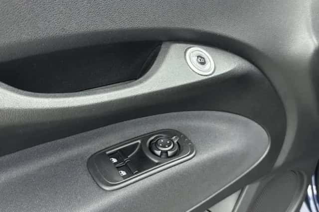 Fiat 500e (2020) thumbnail 11