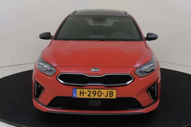 Kia Ceed Sportswagon (2020) thumbnail 2