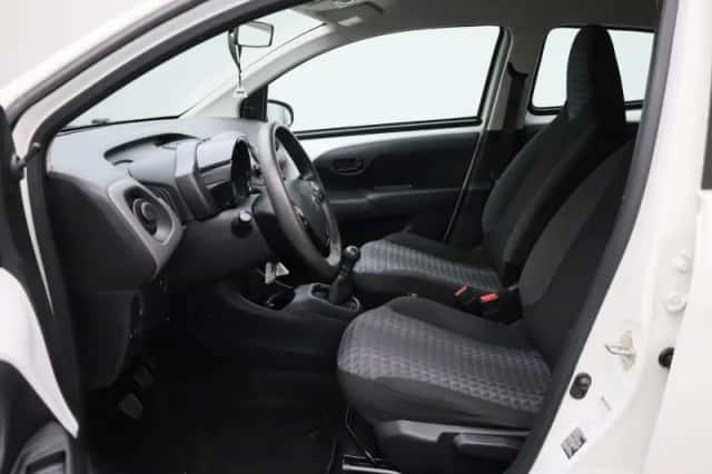 Peugeot 108 (2021) thumbnail 9
