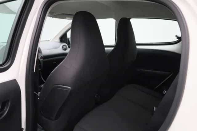 Peugeot 108 (2021) thumbnail 10