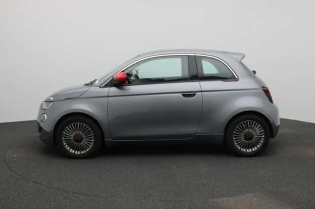 Fiat 500 (2022) thumbnail 4