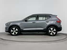 Volvo XC40 thumbnail 2
