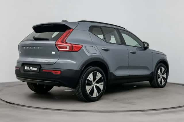 Volvo XC40 (2023) thumbnail 4