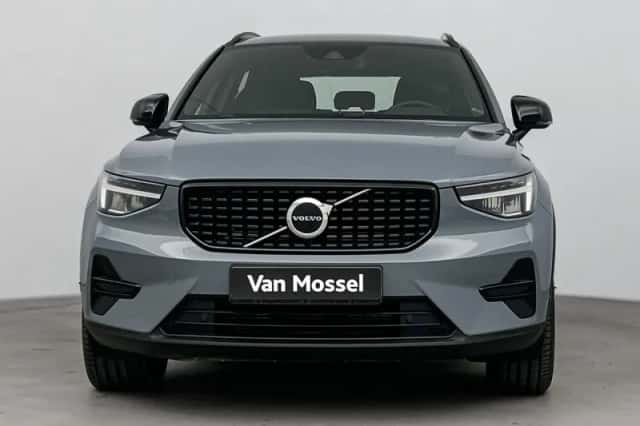 Volvo XC40 (2023) thumbnail 5