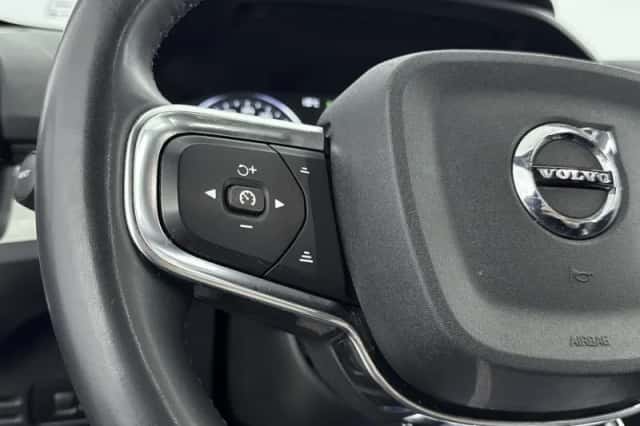 Volvo XC40 (2023) thumbnail 6