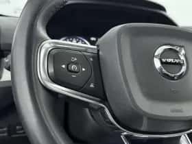 Volvo XC40 thumbnail 6