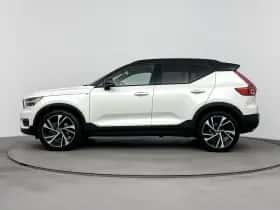 Volvo XC40 thumbnail 2