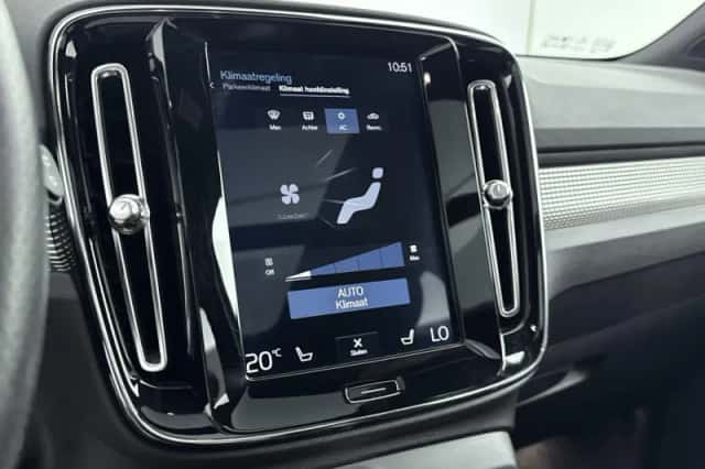 Volvo XC40 (2018) thumbnail 6