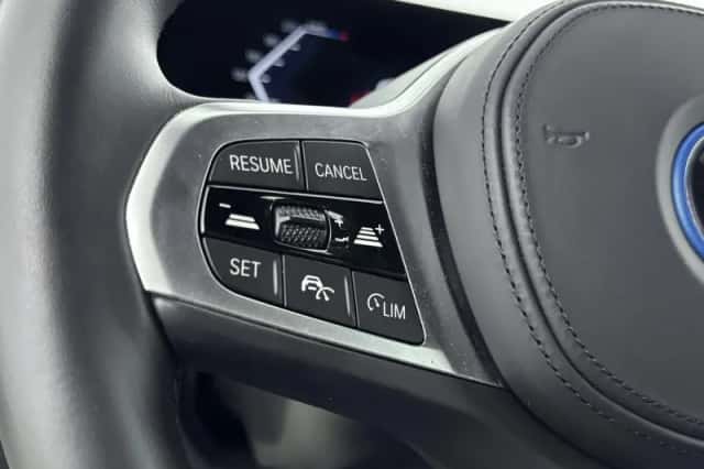 BMW i4 (2023) thumbnail 6