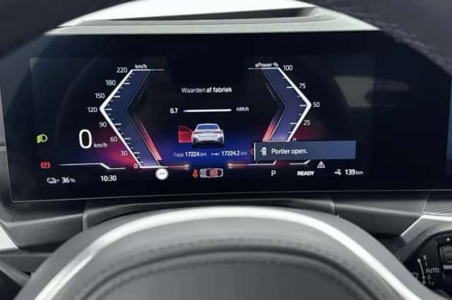 BMW i4 (2023) thumbnail 9