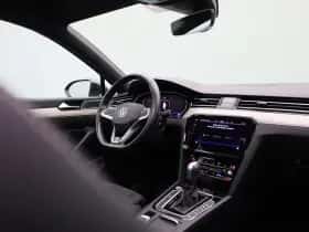 Volkswagen Passat thumbnail 35
