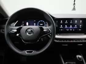 Škoda Octavia (2023) thumbnail 7