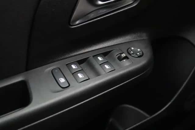Opel Corsa-e (2022) thumbnail 26