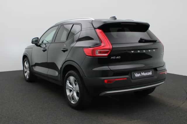 Volvo XC40 (2021) thumbnail 2