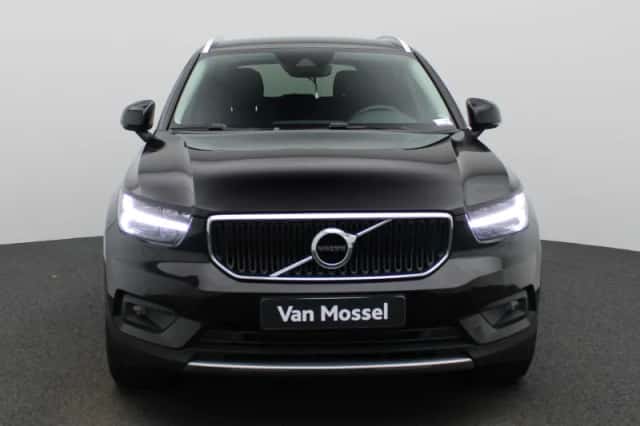 Volvo XC40 (2021) thumbnail 3