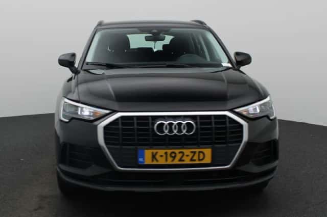 Audi Q3 (2021) thumbnail 3