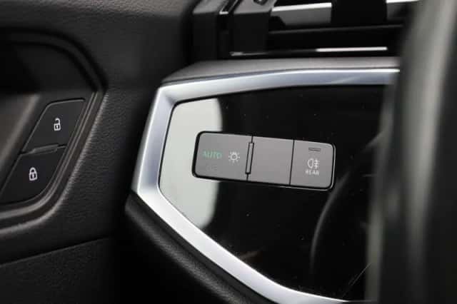 Audi Q3 (2021) thumbnail 22