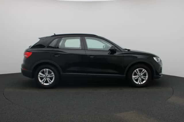 Audi Q3 (2021) thumbnail 6