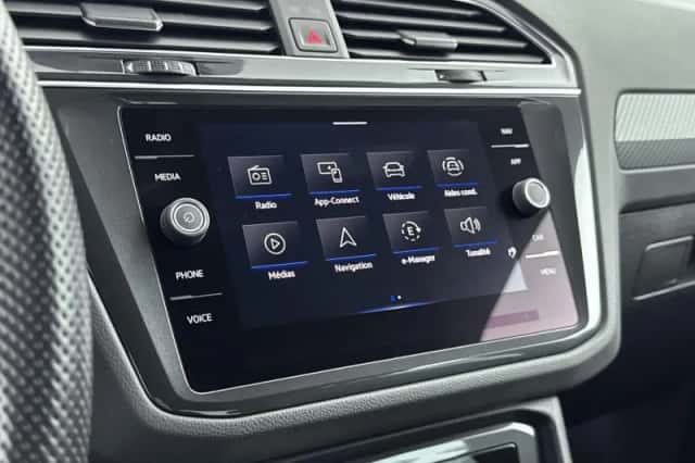 Volkswagen Tiguan (2022) thumbnail 12