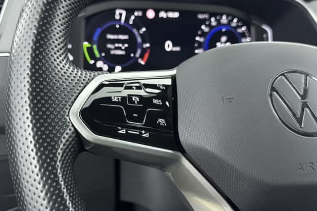Volkswagen Tiguan (2022) thumbnail 6