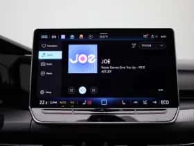 Volkswagen Golf thumbnail 21