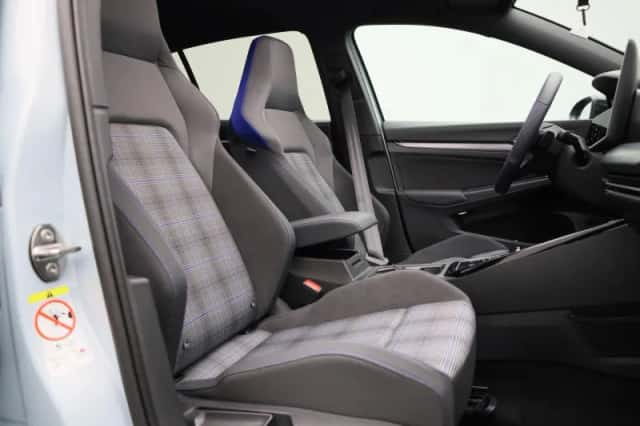 Volkswagen Golf (2025) thumbnail 38