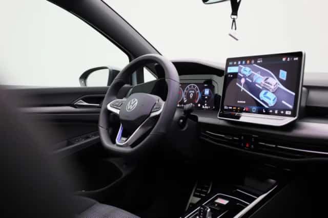 Volkswagen Golf (2025) thumbnail 40