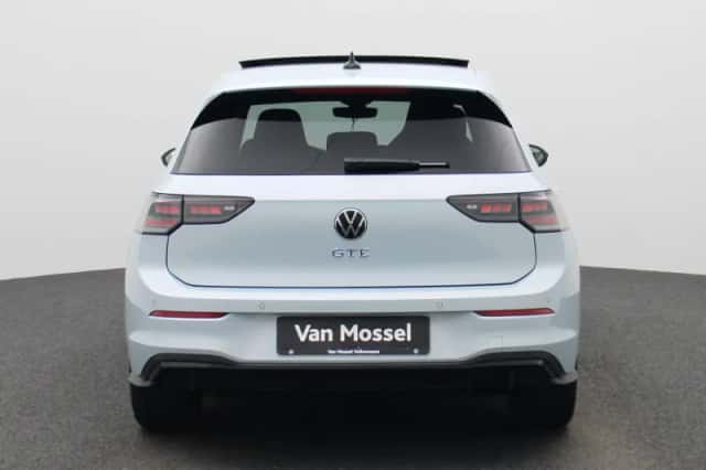 Volkswagen Golf (2025) thumbnail 5