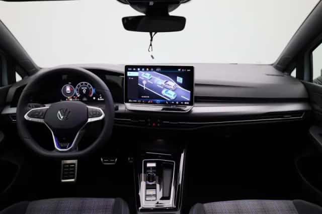 Volkswagen Golf (2025) thumbnail 41