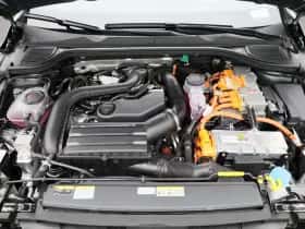 Volkswagen Golf thumbnail 45