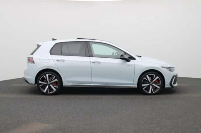 Volkswagen Golf (2025) thumbnail 6