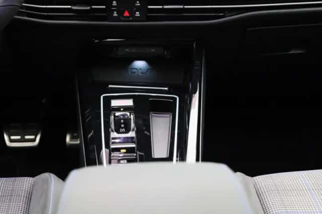 Volkswagen Golf (2025) thumbnail 10