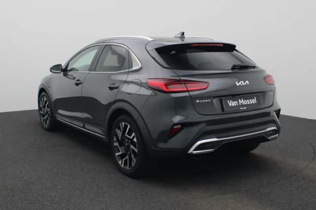 Kia XCeed (2023) thumbnail 2