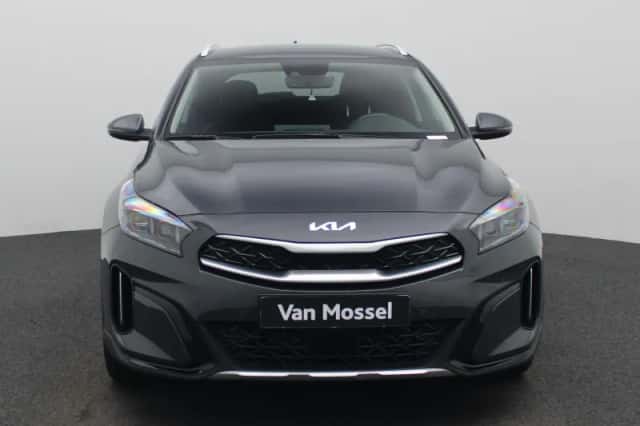 Kia XCeed (2023) thumbnail 3