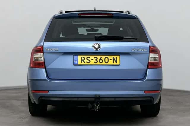 Škoda Octavia (2018) thumbnail 3