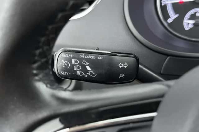 Škoda Octavia (2018) thumbnail 6
