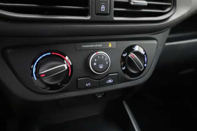 Hyundai i10 (2022) thumbnail 25