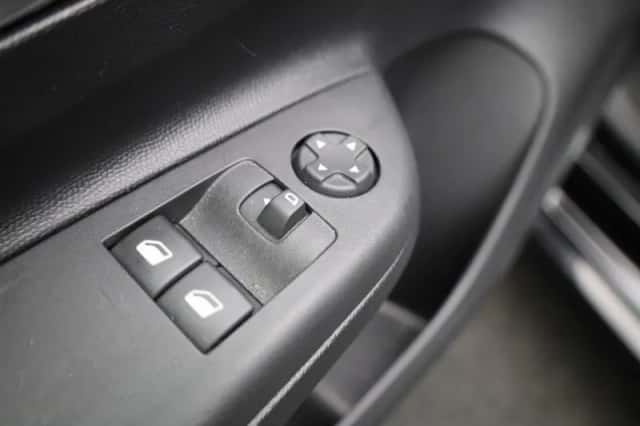 Opel Corsa-e (2023) thumbnail 31