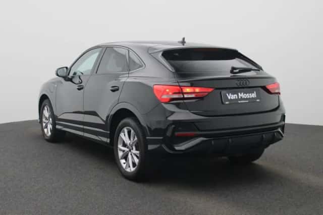 Audi Q3 (2023) thumbnail 2