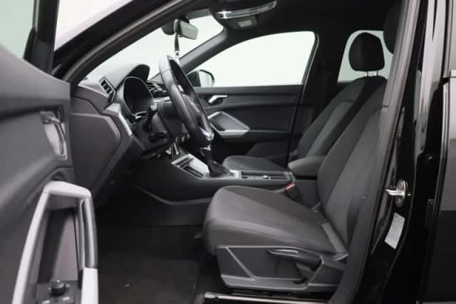 Audi Q3 (2023) thumbnail 11